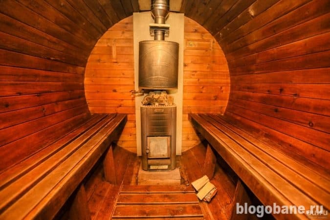 What is a barrel sauna
