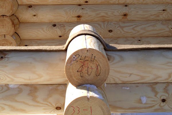 Использование джутового утеплителя при строительстве дома из бруса