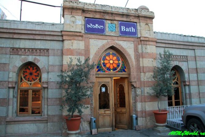 Серные бани в Тбилиси: район Абанотубани