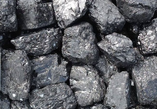 Старый и качественный уголь-антрацит