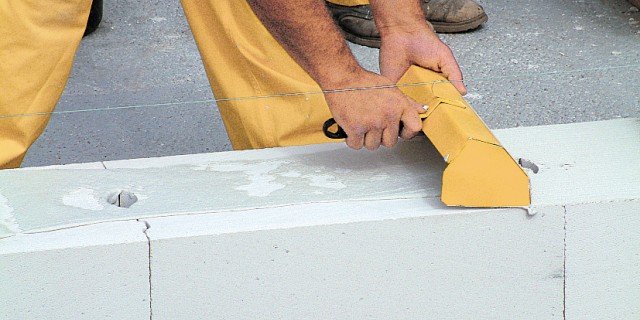 Winter adhesive for aerated concrete